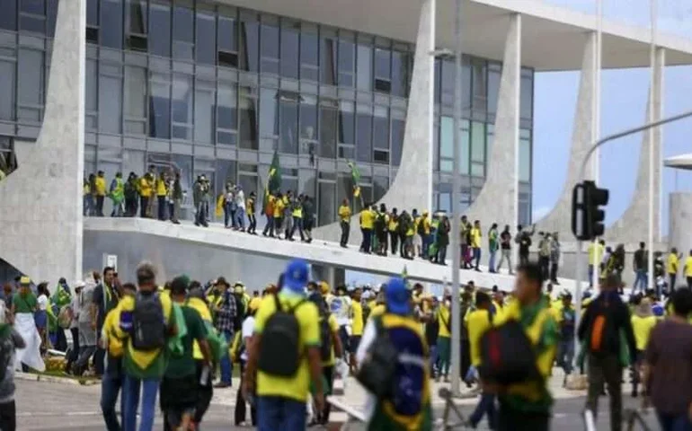 Genial/Quaest: cresce rejeição à anistia e maioria é contra reduzir penas dos condenados de 8/1