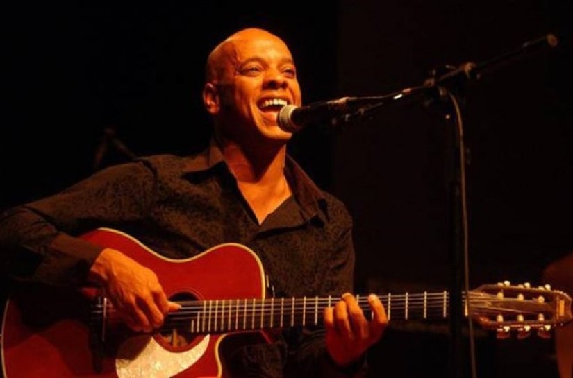 Aplauso Especial do fim de semana faz homenagem ao cantor Vander Lee