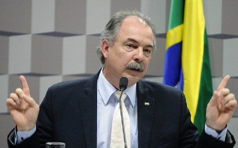 Mercadante: guerra comercial favorecerá agropecuária brasileira e será desafiador à indústria