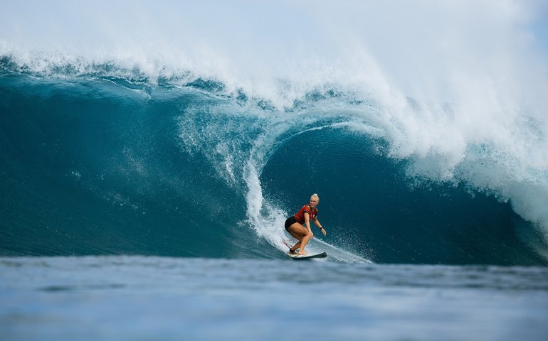 Tati Weston-Webb e Luana Silva avançam às quartas da etapa de Saquarema do Circuito Mundial