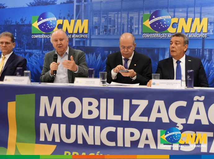 Presidente da CNM pede atuação dos prefeitos contra pauta-bomba na abertura da Mobilização