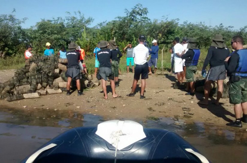 FPI do São Francisco distribui coletes salva-vidas para pescadores