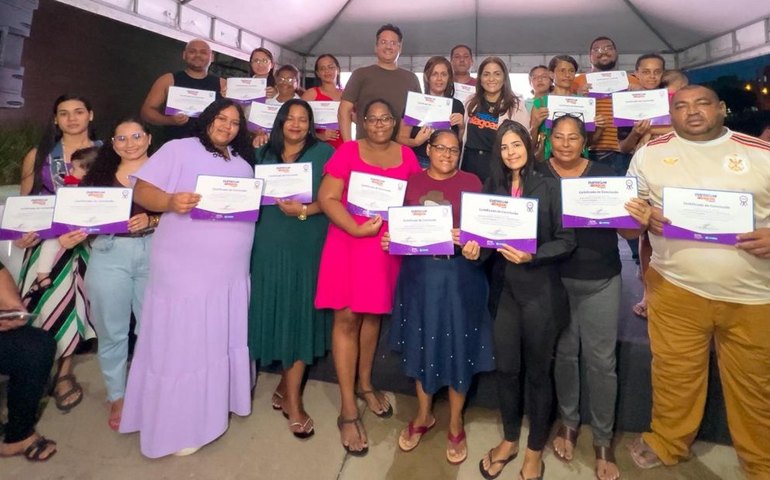 Emprega Mais Alagoas conclui o ano com a entrega de mais 350 certificados em Maceió