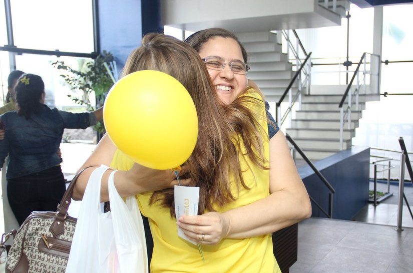 TRT/AL veste amarelo em ação de prevenção ao suicídio