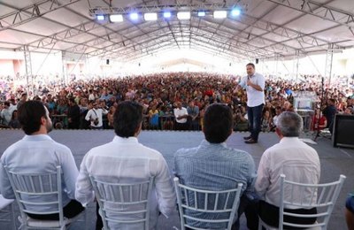 Governador anuncia construção do acesso ao Residencial Maceió I