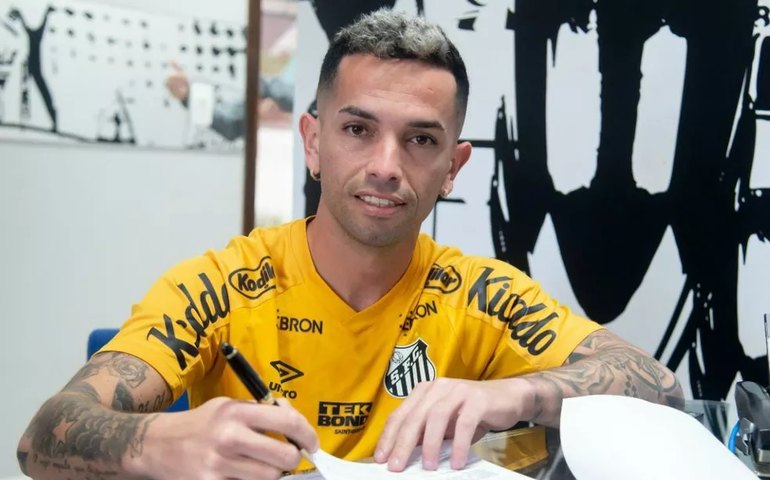 Carabajal espera ter mais espaço no Santos e mira jogo contra o Atlético-GO