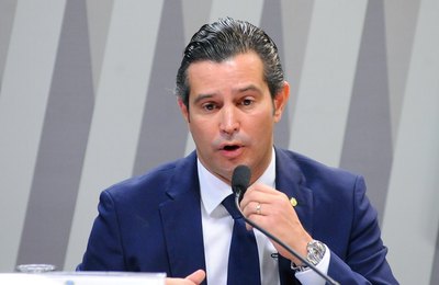 Quintella nega privatização total da Infraero, mas admite abertura de capital
