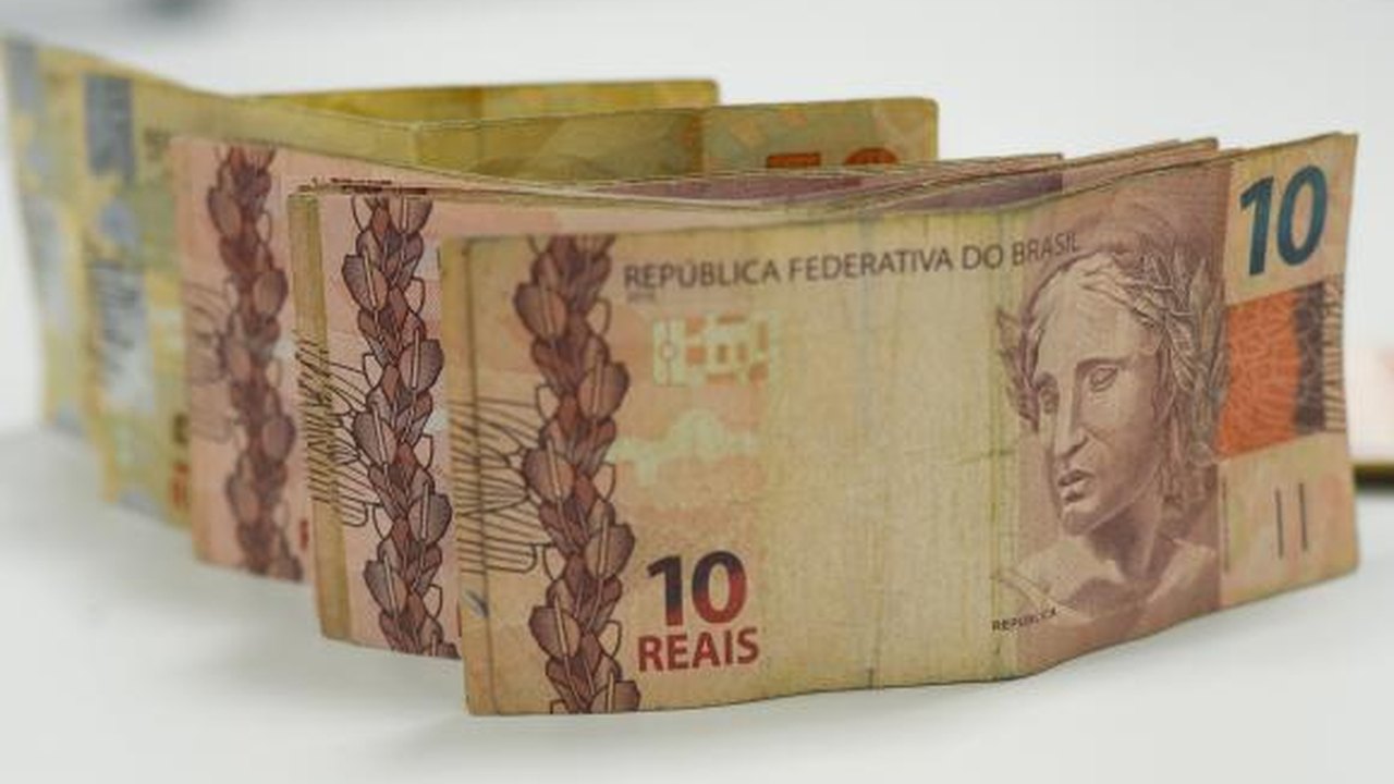 Mega-Sena acumula e pode pagar R$ 56 milhões na terça-feira