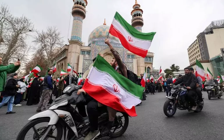 Israel diz ter 'completado amplo ataque' contra Irã