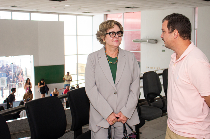 Juíza eleitoral acompanha atividades no Fórum Eleitoral de Maceió