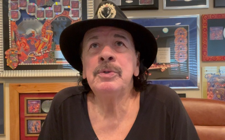Músico Carlos Santana passa mal e é hospitalizado nos EUA