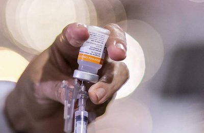 Maceió reforça aplicação da 2ª dose e antecipa para quem tomou Astrazeneca; confira calendário