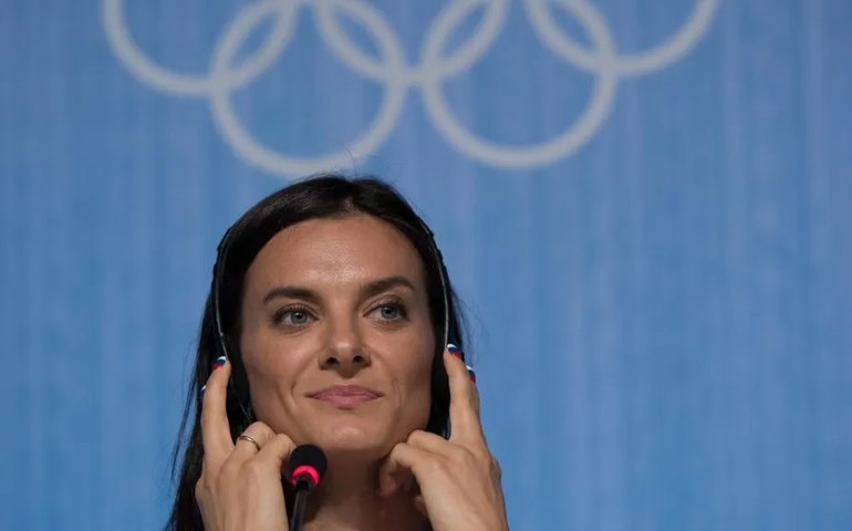 Ex-campeã olímpica, Yelena Isinbayeva é expulsa do comitê central do partido de Putin