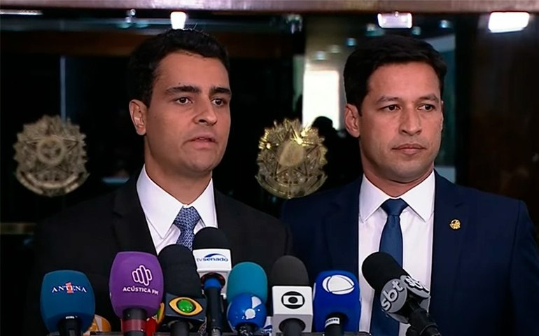 Cunha muda domicílio e pode ser vice  de JHC, abrindo caminho para Eudócia Caldas no Senado