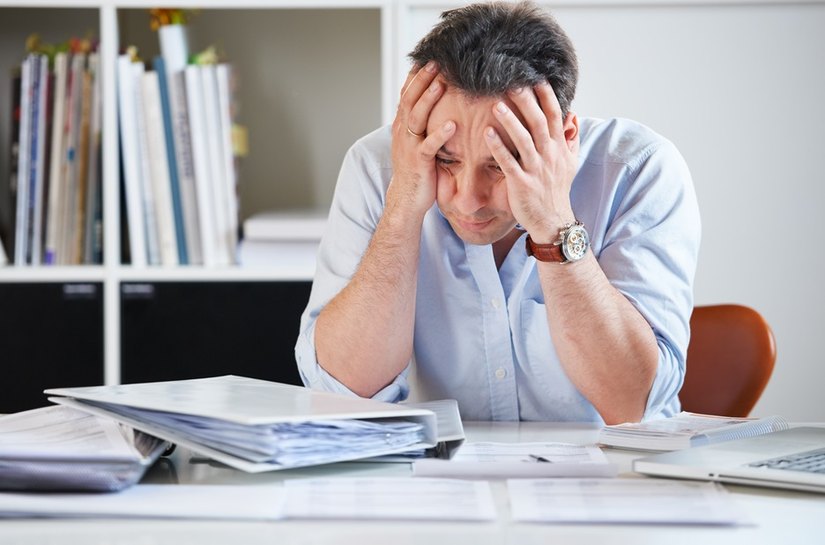 Apoio à saúde mental ainda é escasso nas empresas, aponta estudo do CRA-SP