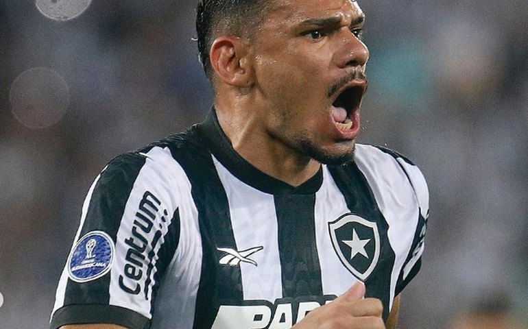 Tiquinho Soares tem lesão no joelho confirmada e desfalca Botafogo por cinco semanas