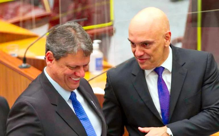 Tarcísio se reúne com Moraes no STF e pede prisão domiciliar para Bolsonaro