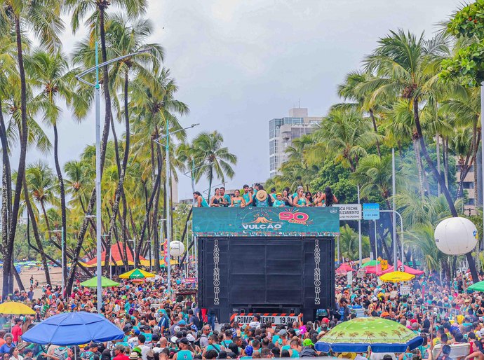 Bloco Vulcão da PM-AL celebra 90 anos de folia, segurança e tradição em Maceió