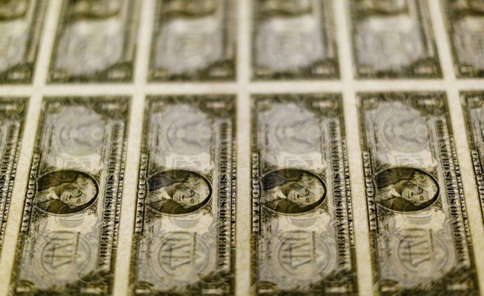 Bolsa de São Paulo fechou abaixo de 100 mil pontos em dia tenso