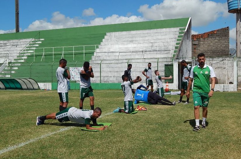 Elenco alviverde fez treinos no domingo no distrito de Pindorama