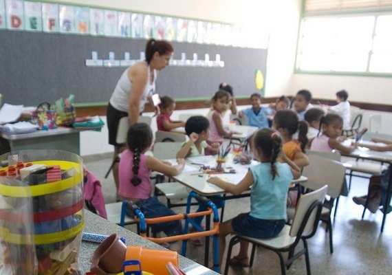 Mais de 2 milhões de crianças no país estão sem vagas em creches