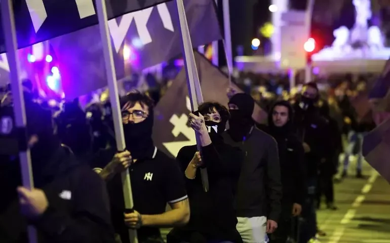 Portugal desmantela grupo neonazista que planejava 'guerra racial'