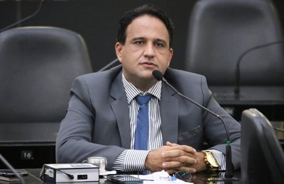 Deputado Mesaque Padilha solicita criação de Centros de Zoonoses