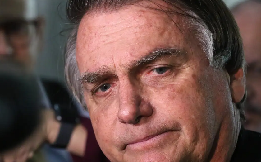 Saiba quais eram os conteúdos do pen drive encontrado no banheiro da casa de Bolsonaro