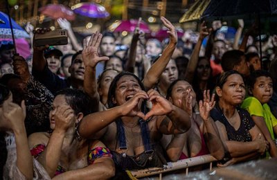 Primeiro dia do São João de Maceió é marcado por tranquilidade e público animado com as atrações