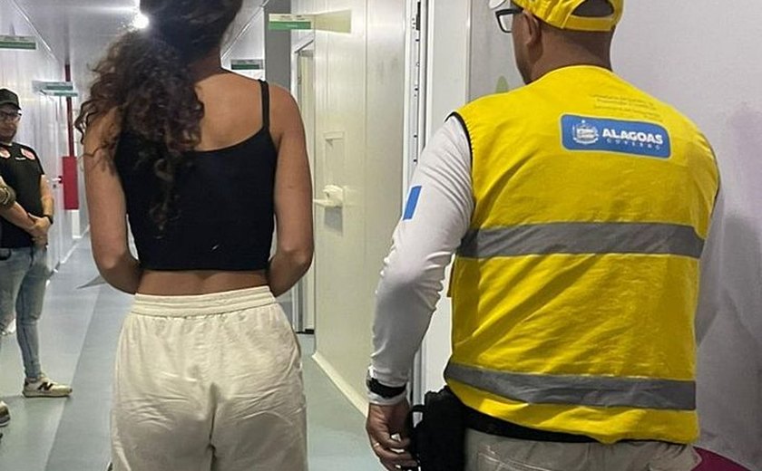 Turista sérvia é atendida por agentes do Ronda do Bairro após passar mal em ponto turístico na orla