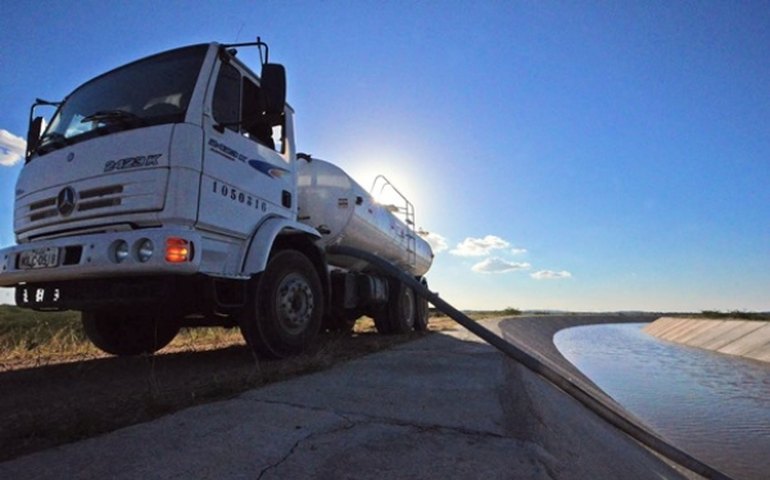 Operação Carro-Pipa será retomada no dia 1º de dezembro em AL