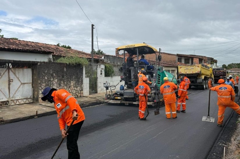 Prefeitura realiza serviços de pavimentação e drenagem em ruas da parte alta de Maceió