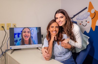 Marina JHC celebra transformação de paciente atendida pelo Sorriso da Gente