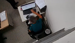 Justiça concede liberdade provisória à servidora de saúde flagrada registrando ponto por colegas em Aracaju
