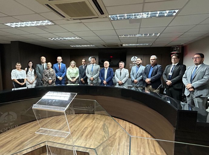 Começar de Novo: Projetos de reinserção social da Seris são destacados em reunião no TJ