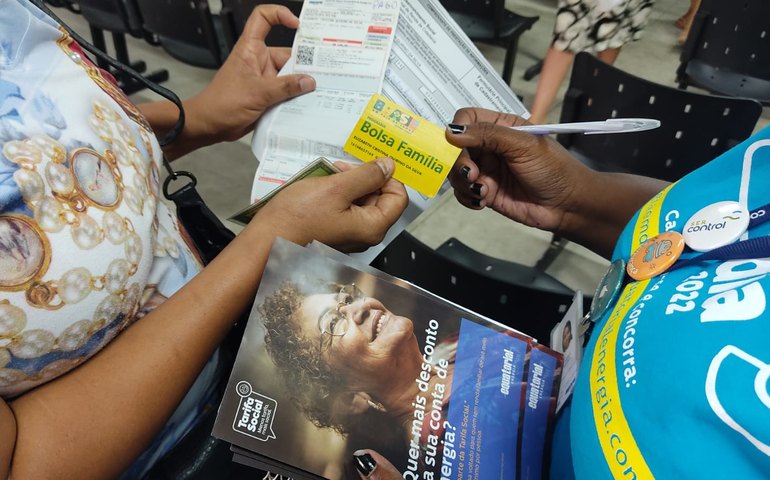 Mais de 29 mil famílias alagoanas podem perder o benefício da Tarifa Social por falta de atualização do NIS