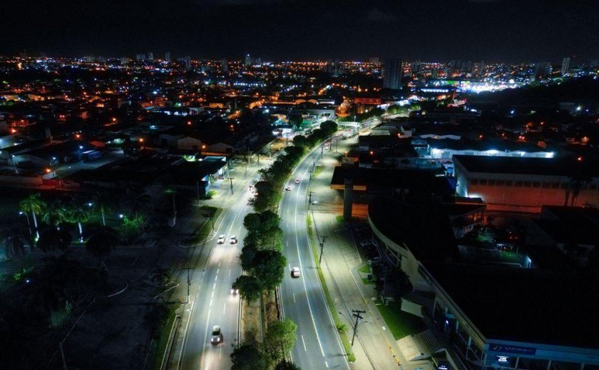 Maceió ganha ﻿1.614 novas luminárias ﻿nos principais corredores de transportes