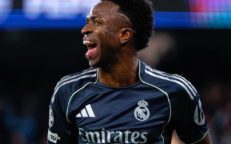 Vinícius Júnior brilha e Real Madrid elimina Manchester City nas oitavas da Champions