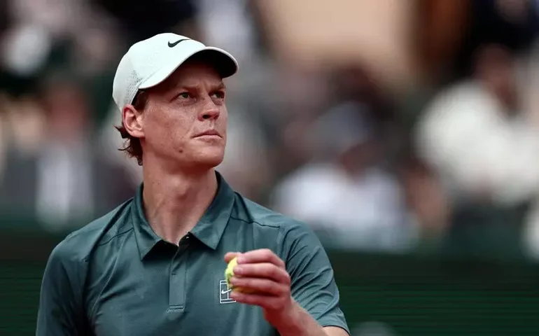 Sinner bate Auger-Aliassime e enfrentará Zverev em Monte Carlo