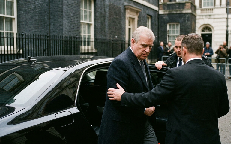 'The Crown' pode voltar em meio à corrida do streaming para contar queda do príncipe Andrew