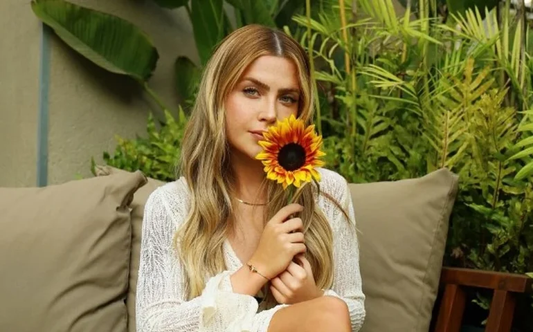 Jade Picon mostra detalhes de sua mansão e se choca: 'Levei um susto comigo'