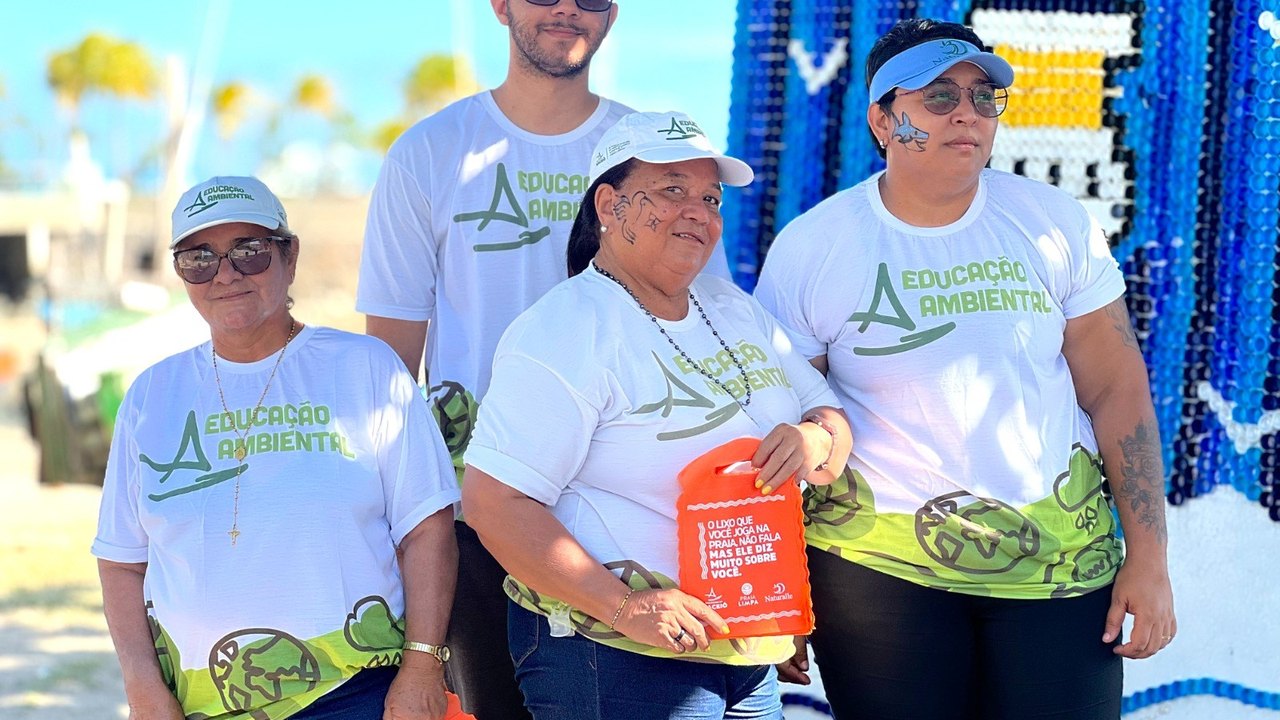 Alurb participa de atividade ambiental com parceiros na orla marítima