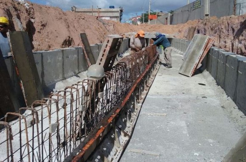 Drenagem da 1ª etapa da duplicação da AL-101 Norte está 80% concluída
