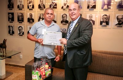 Coleta seletiva: TJAL premia servidores que mais contribuíram em setembro