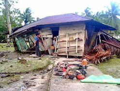 Destruição é vista em Pagai, uma das regiões atingidas pelo tsunami