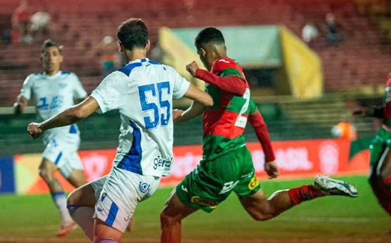 Portuguesa elimina Avaí nos pênaltis e avança na Copa do Brasil