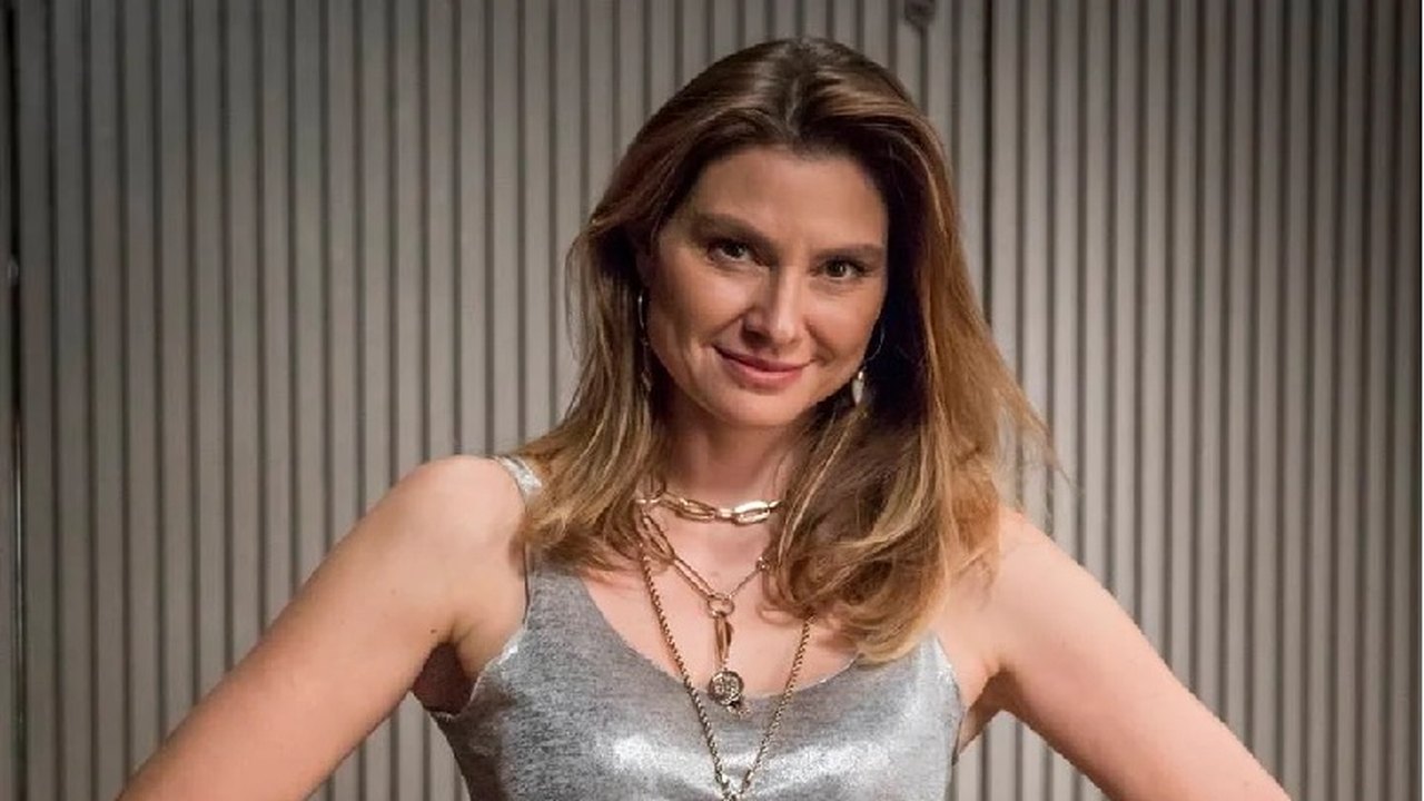 Lavinia Vlasak revela que sofreu assédio nos bastidores da televisão mas se calou