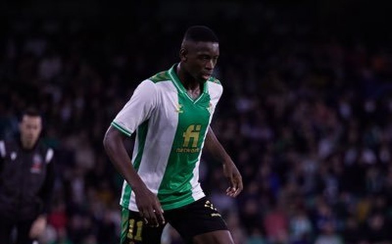 Dirigentes do Flamengo viajam à Espanha para tentar fechar com Luiz Henrique, diz jornal