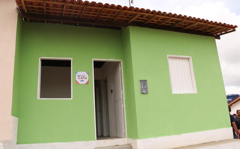 Moradores de Chã Preta comemoram entrega de moradias do Programa Vida Nova na sua Casa