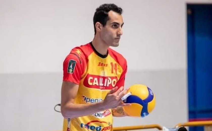 Douglas Souza é acusado por clube italiano de abandonar time sem autorização